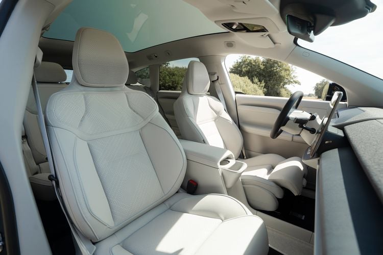 Voorstoelen van de Volvo EX60
