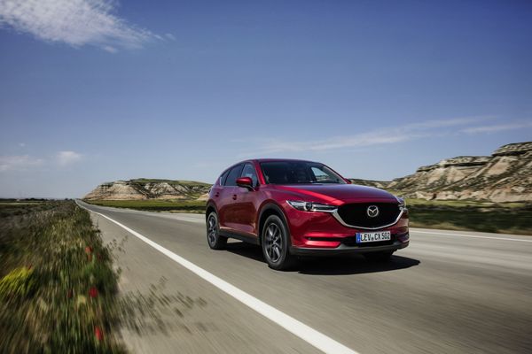 all-new-cx-5_bcn-2017_action_26
