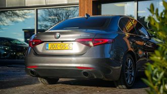 Kogelwerende diplomatenauto nu te koop als occasion in Nederland