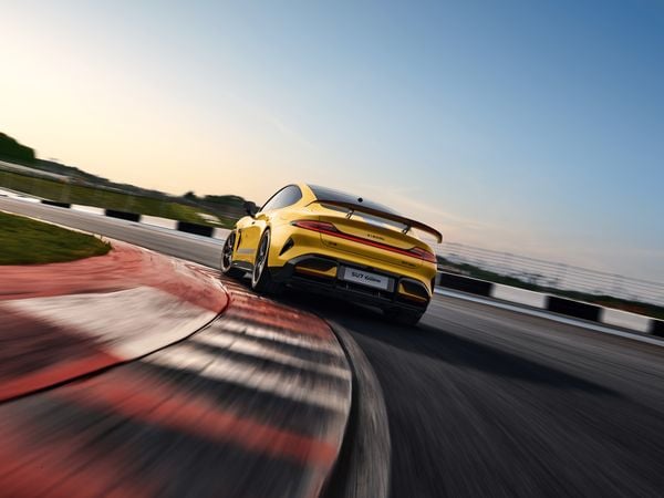 Xiaomi SU7 Ultra Porsche-killer