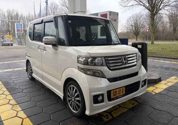 kei-car Honda N-Box