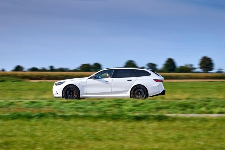 BMW M5 Touring review test