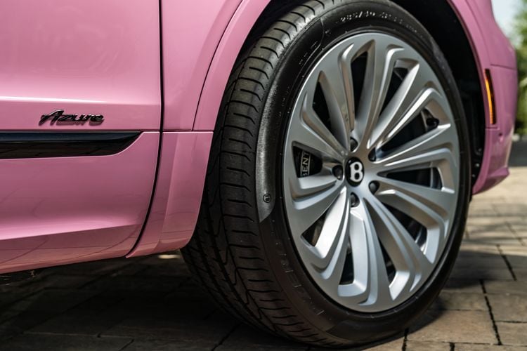 Bentley Bentayga rose