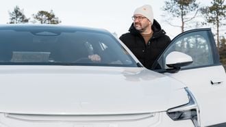‘Wil je een Porsche kopen? Ga eens proefrijden in een Polestar’