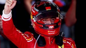 Ferrari's Spanish driver Carlos Sainz Jr celebrates victory after the Australian Formula One Grand Prix at Albert Park Circuit in Melbourne on March 24, 2024. 
Martin KEEP / AFP