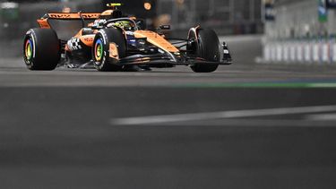McLaren's British driver Lando Norris races during the Las Vegas Formula One Grand Prix in Las Vegas, Nevada on November 23, 2024.  
Patrick T. Fallon / AFP