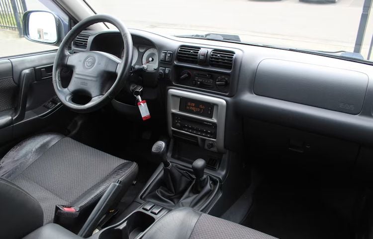 Opel Frontera interieur