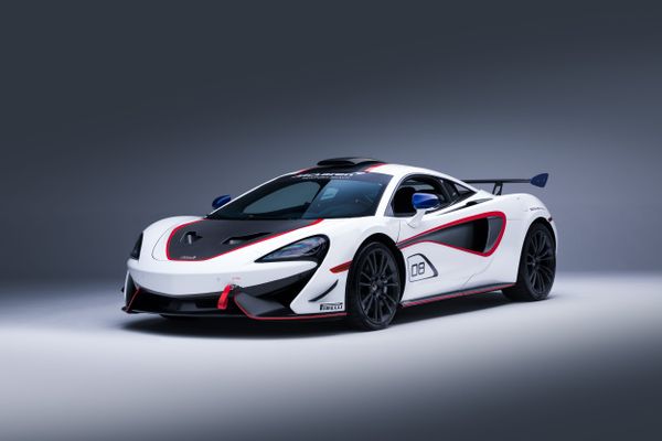 McLaren MSO X - 08 Anniversary White_Red and Blue Accents - 03