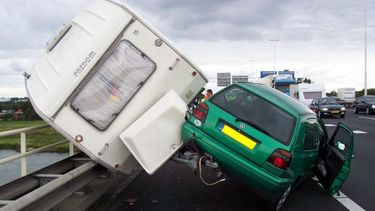 Dit moet je doen als je caravan begint te slingeren