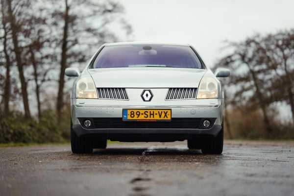 Franse luxe voor een habbekrats: Citroën C6 vs. Renault Vel Satis