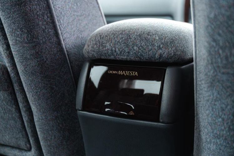 Deze betrouwbare luxeauto is gemaakt voor CEO’s, maar rijd je nu voor een fractie van de nieuwprijs