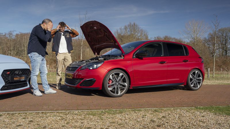 Hyundai i30 N vs. Peugeot 308 GTi hot hatch occasion tweedehands auto THP motor