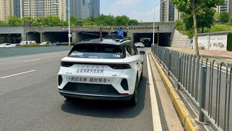 Baidu robottaxi storing Apollo RT6