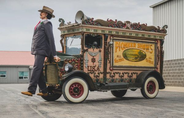 circuswagen reus klassieker