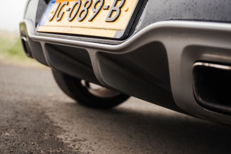 betaalbare tweedehands hot hatch Ford Fiesta ST en Renault Clio R.S. Trophy