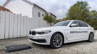 BMW 530e inductieladen