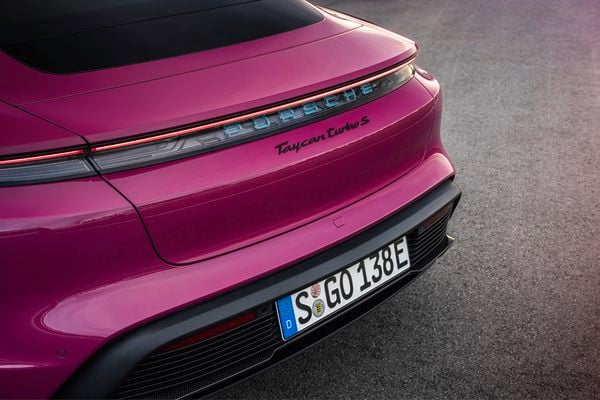 Porsche Taycan, Cross Turismo, 2022, update
