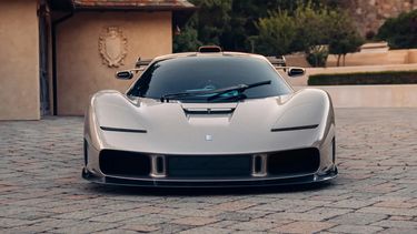 Deze V12-supercar weegt slecht 957 kg en kan nu van jou zijn