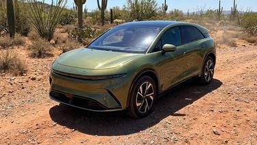 Lucid Cosmos EV elektrische auto AI-afbeelding