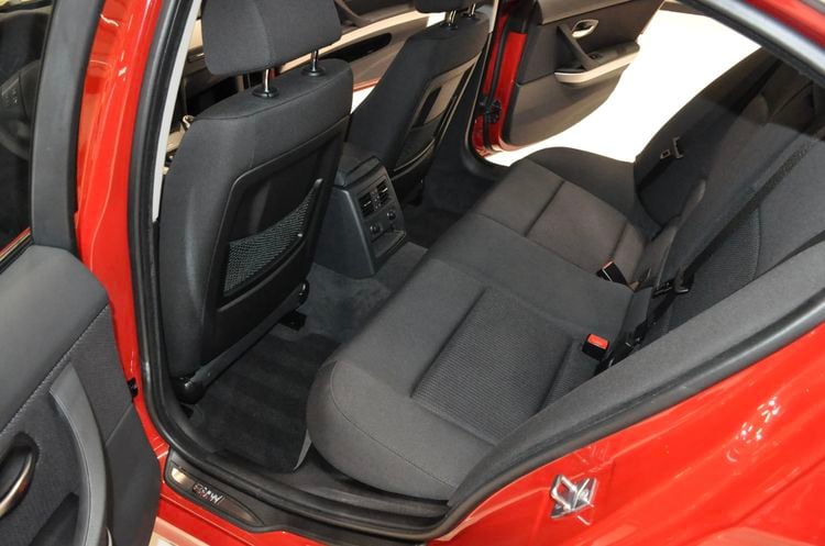 BMW 3-Serie 330i E90 occasion tweedehands auto fabrieksnieuw