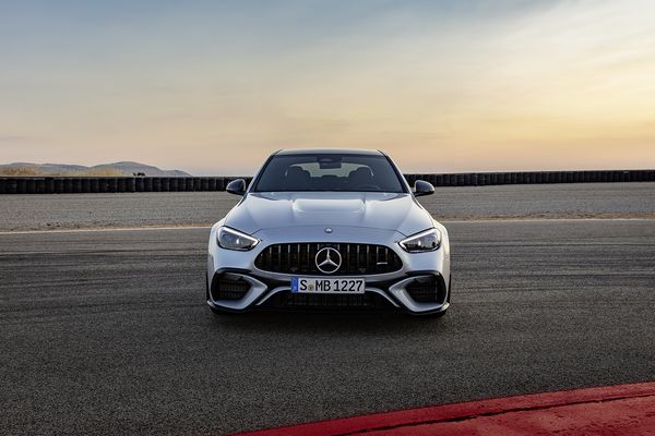 Mercedes-AMG C63 AMG S E Performance