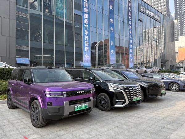 Een kijkje in 's werelds grootste autofabriek: "groter dan de complete Amsterdamse haven"