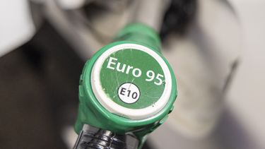 Kan je benzinetank ontploffen als je hem te vol tankt in de hitte?