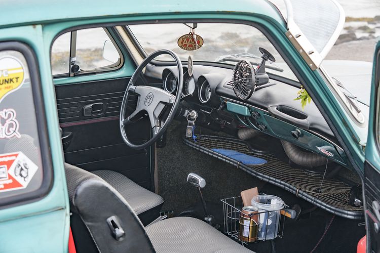 Ed (61) heeft unieke Volkswagen met roestplekjes: 