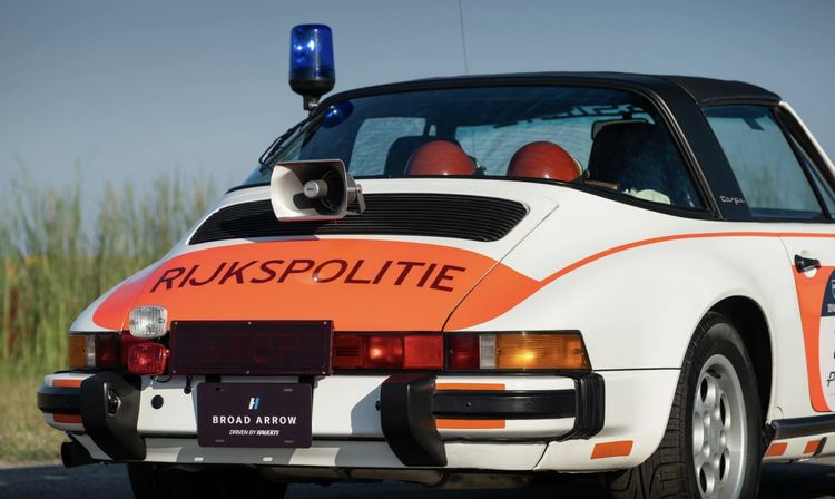 Porsche 911 Targa Rijkspolitie verkeerspolitie politie veiling recordbedrag The Quail Auction