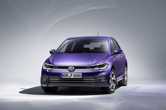 schilder uitzending Draaien Vernieuwde Volkswagen Polo wil eigenlijk een Golf zijn