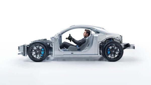 Alpine A110 ev elektrische auto brandstofmotor verbrandingsmotor