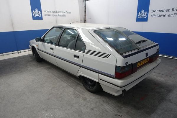 Citroën BX, Overheid, occasion