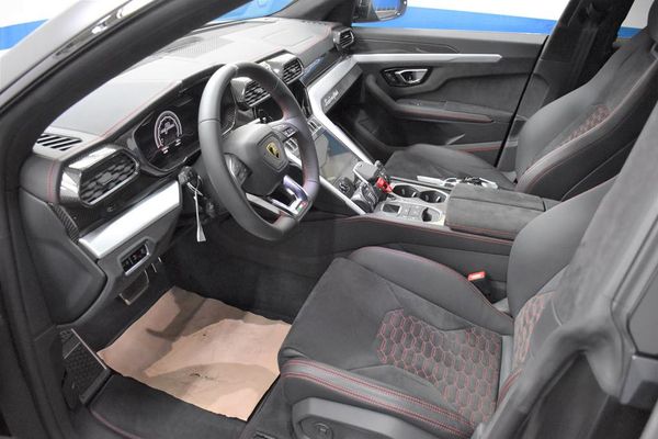 Lamborghini Urus, overheid