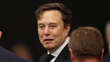 Gaat de rijkste man ter wereld een autofabriek openen op de maan: de visie van Tesla-baas Elon Musk