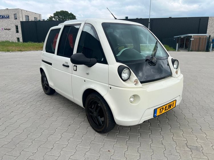 Mia Electric microcar EV elektrische auto betaalbaar