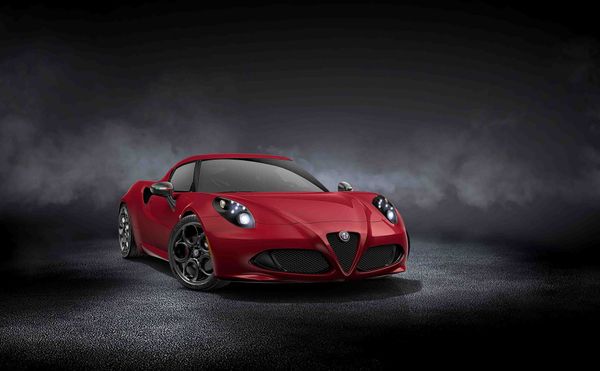 Alfa Romeo 4C Rosso Forte 161103_AR_4C_RossoForte_01