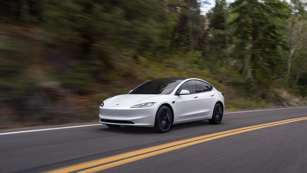 Slaat kostenbesparing door? Deze Tesla Model 3 heeft geen radio