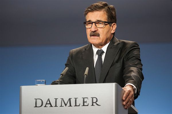 daimler-wants-to-launch-at-least-10-new-electric-cars-by-2020_3