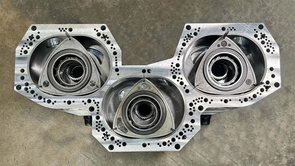 Wankelmotor 12-rotor Rob Dahm