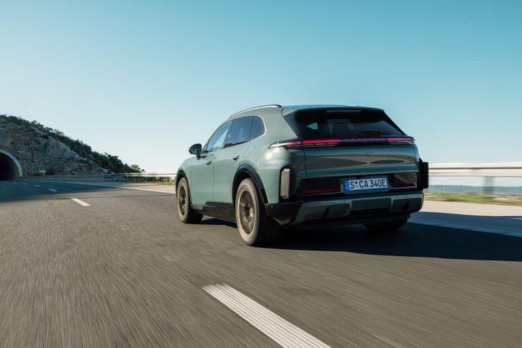 Nieuwe Porsche Cayenne heeft 1.156 pk en krijgt als Turbo opvallende vleugels aan de achterkant
