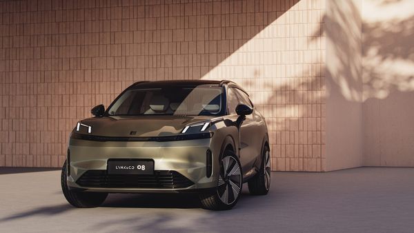 Lynk & Co 08 plug-in hybride