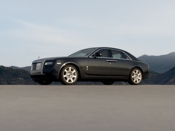 ROLLS-ROYCE GHOST