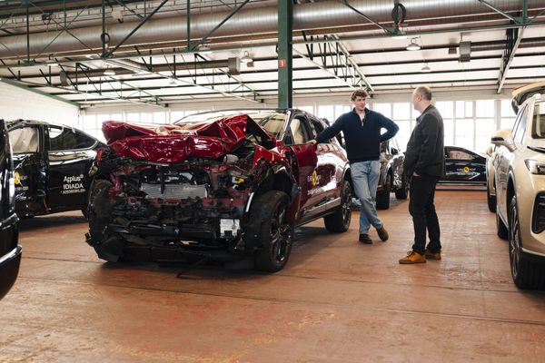 Euro NCAP crashtest dummy reportage autokerkhof crash
