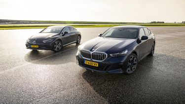 BMW i5 vs. Mercedes-Benz EQE: Welke elektrische zakensedan is het best?