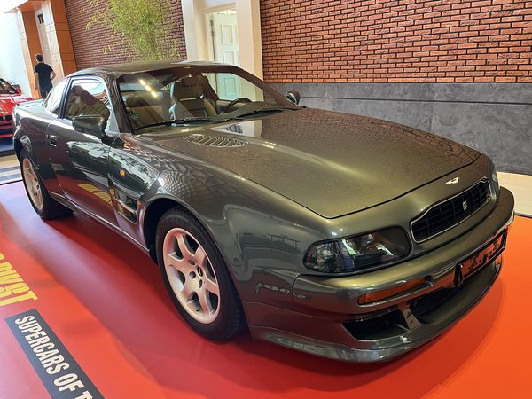 Aston Martin Vantage V600 in het Louwman Museum