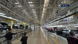Een kijkje in 's werelds grootste autofabriek: 