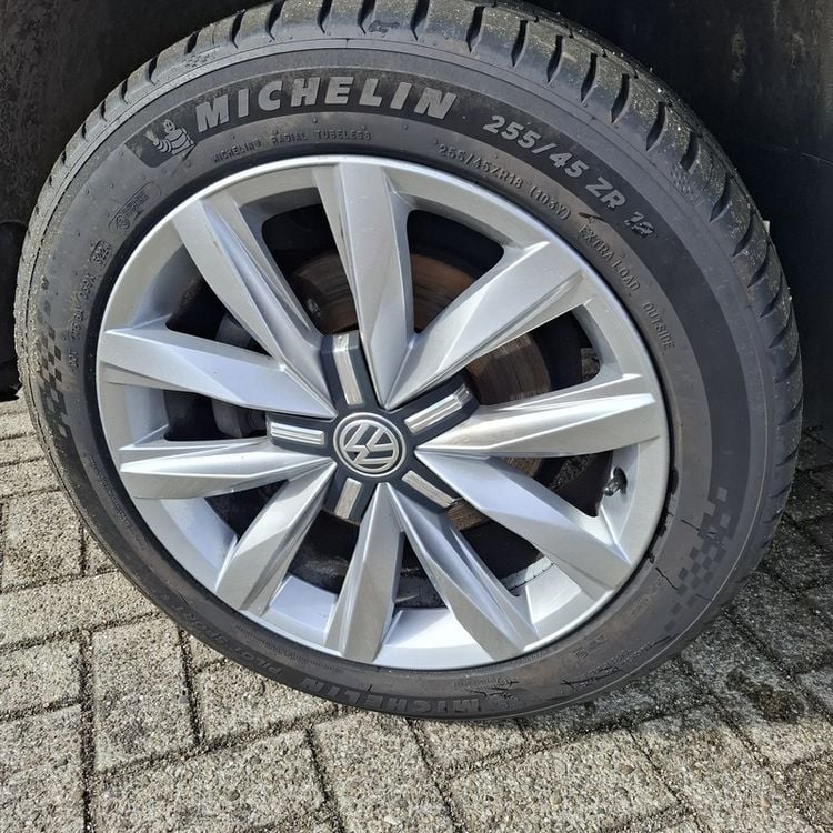 Nederlandse overheid verkoopt nu oude politiebusjes