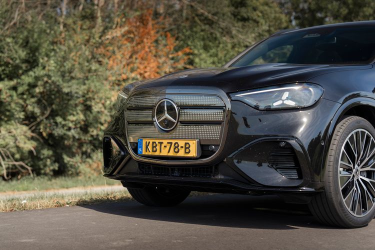 Voorzijde van de Mercedes-Benz GLC