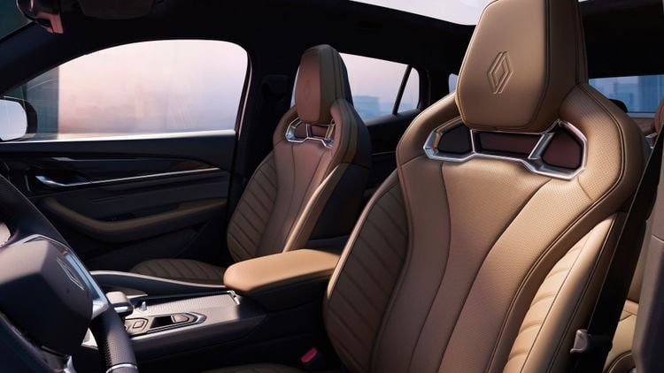 BMW en Audi pas op! Deze premium Renault Filante is luxer dan je denkt