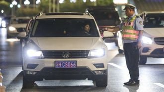 China auto Chinese automobilist automobilisten verkeer regels camera camera's